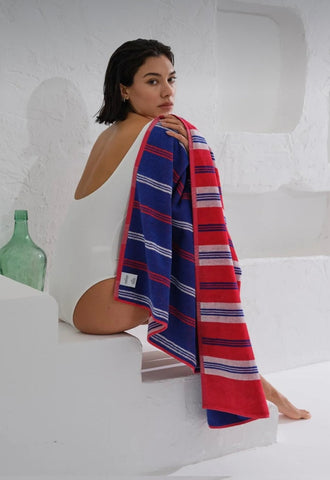 Striped red and navy blue beach towel (75x150cm)