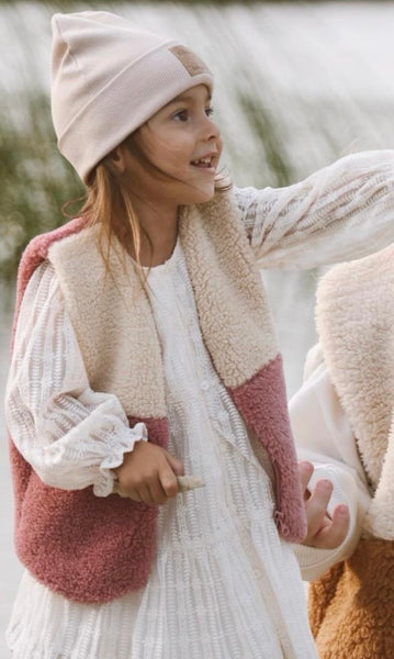 Teddy vest (forest pink)