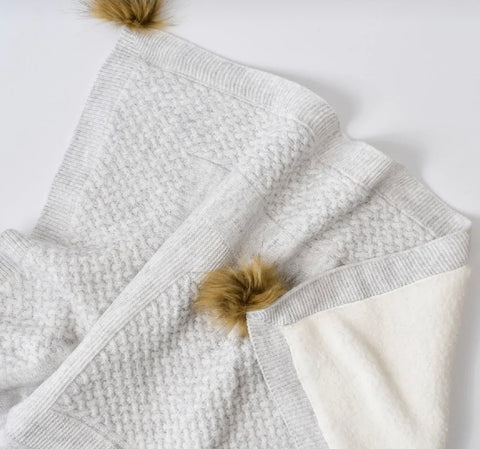 Knitwear blanket with pompom 90x100cm