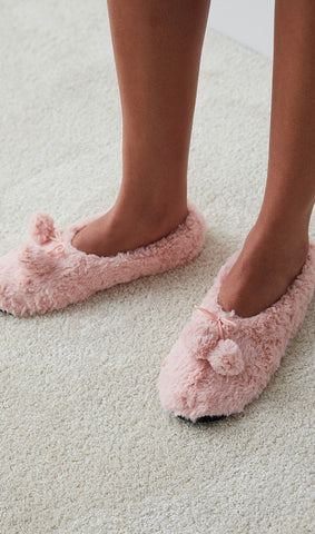 Fluffy pink pompom slipper