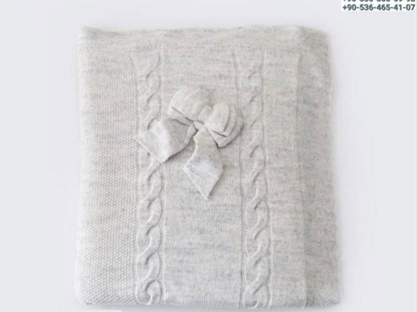 Knitwear blanket with bow 90x100cm